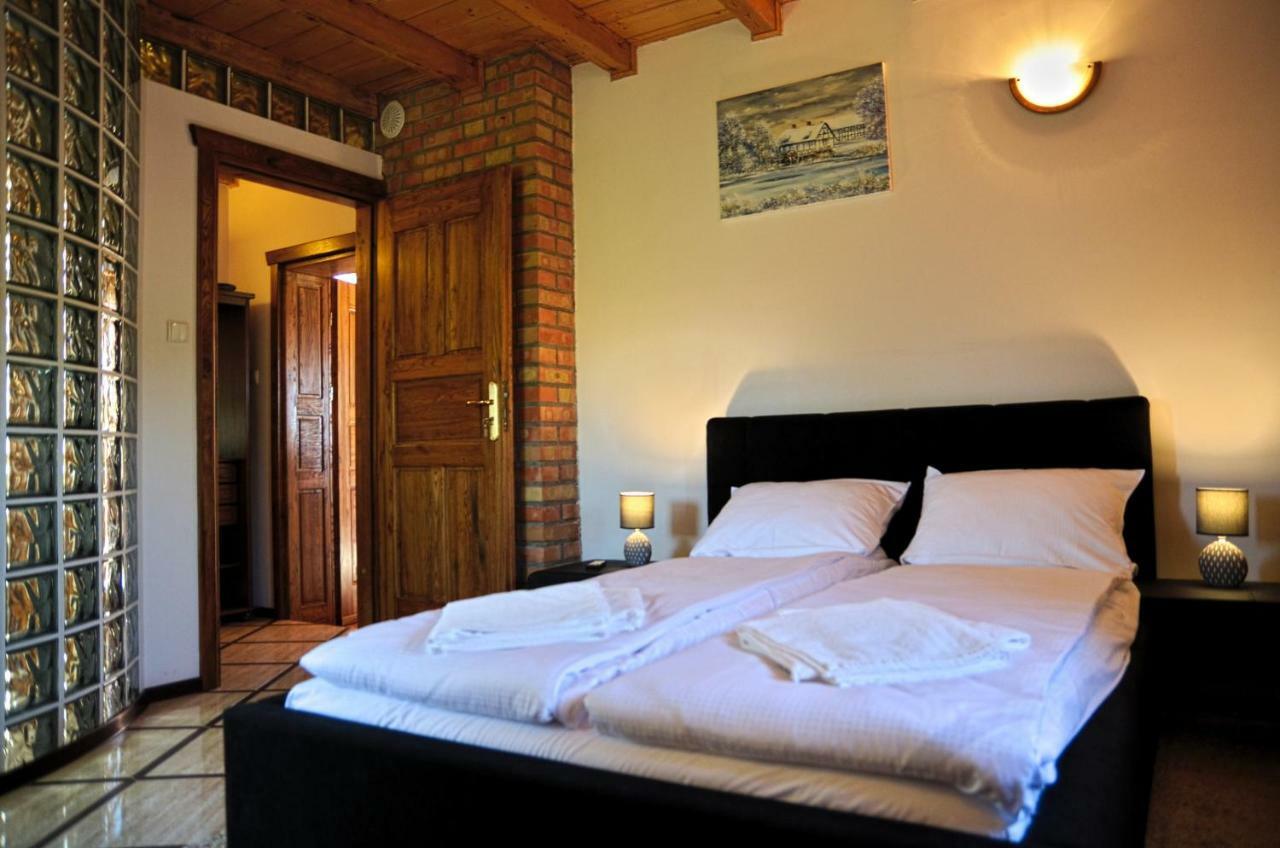 Dom Na Wodzie Mazury Villa Dzwierzuty Exteriör bild